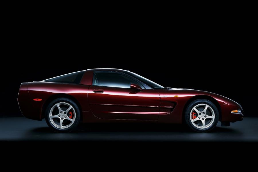  Chevrolet Corvette 1998 года  (фото 42 из 84)